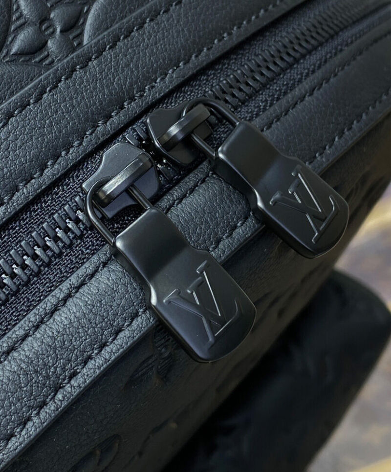 Louis Vuitton Discovery Backpack M46553 Black
